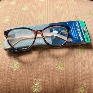 Foster Grant NWT “Candra” reading glasses and coordinating case.